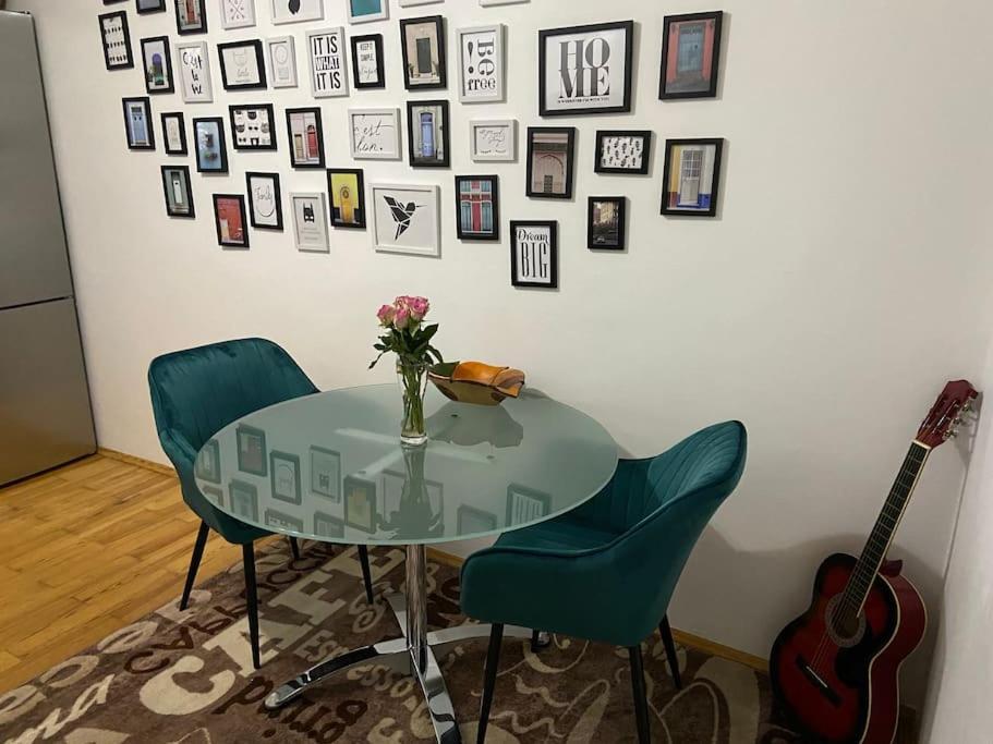 Apartment Beautiful 2-bedroom In Center